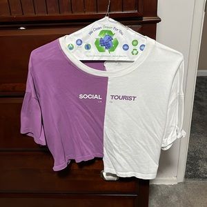 Social Tourist Cropped Tee